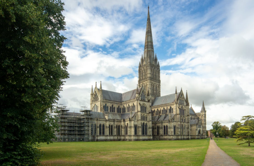 In the Shadows of History: Salisbury Cathedral’s Magnificent Spire and Sacred Treasures